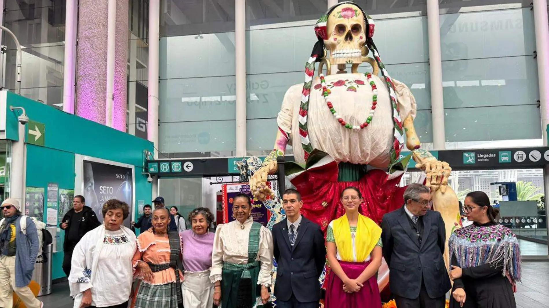 catrinas gigantes de Atlixco en aeropuertos de Puebla